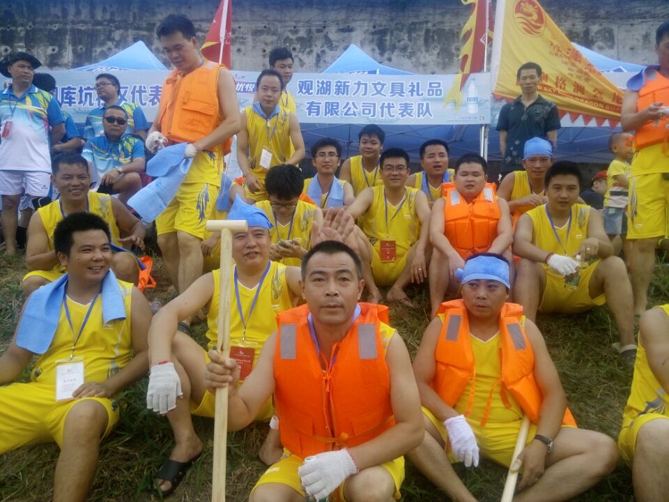 2015年6月“觀瀾杯”龍舟賽，新力公司河上風(fēng)雨競(jìng)龍舟